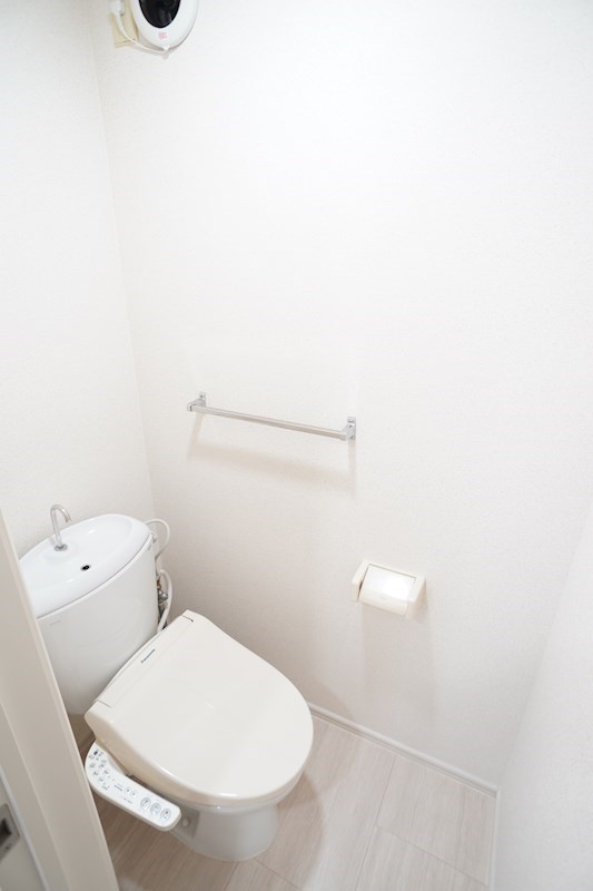 トイレ　反転イメージ