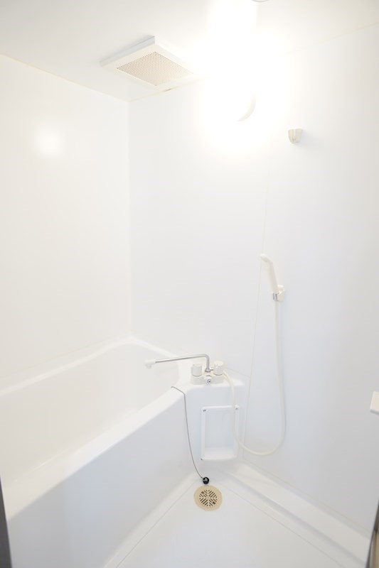 バス・シャワールーム　反転イメージ