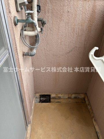 その他設備　室外洗濯機置場