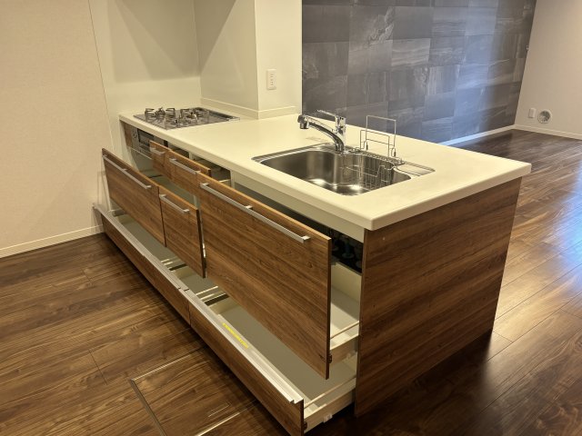 キッチン　同物件別室