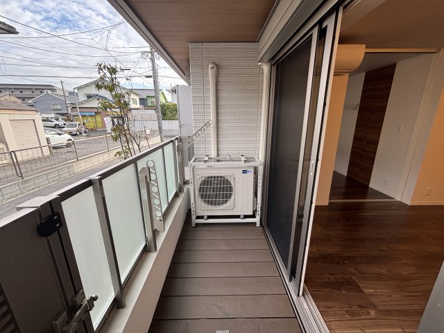 バルコニー　同物件別室
