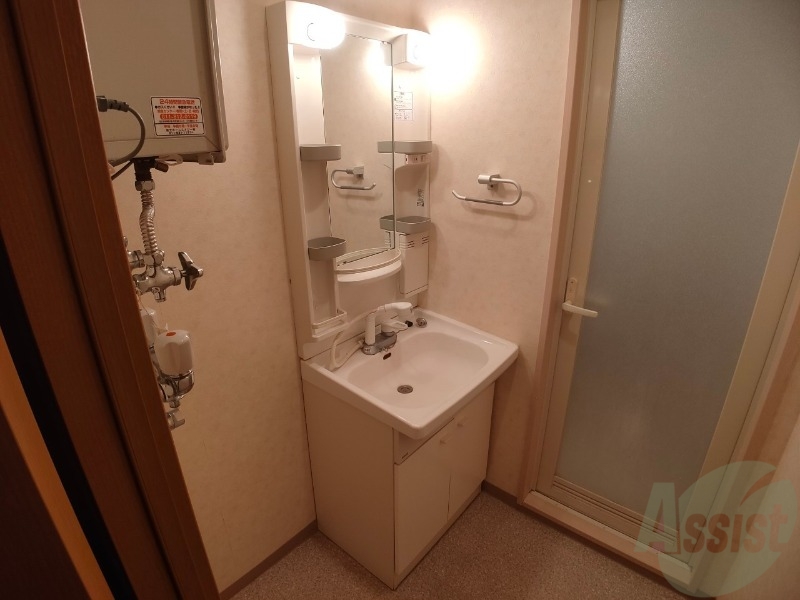 洗面設備　こちらに洗面台があります。朝の洗顔はこちらで。