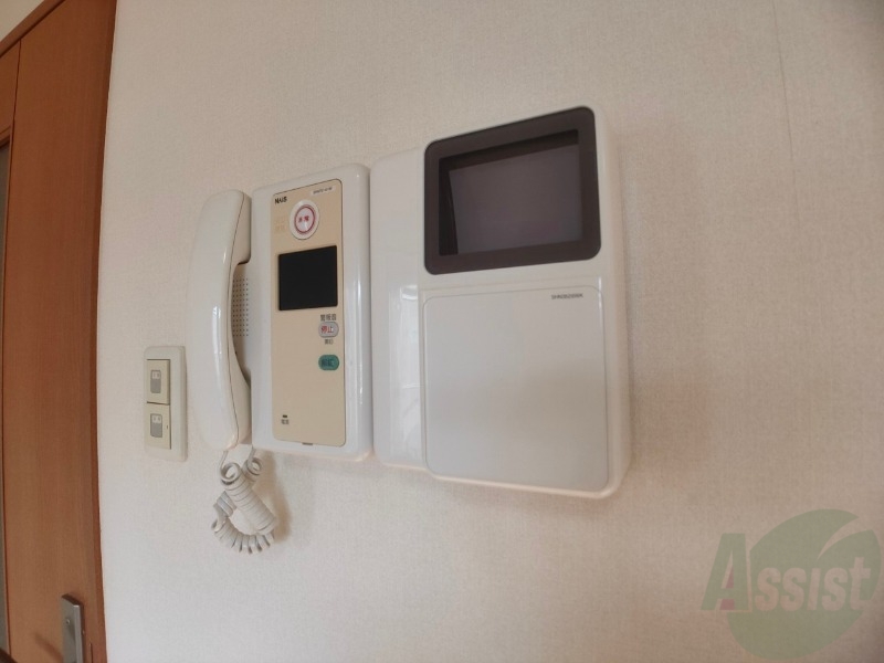 セキュリティ　ＴＶモニター付インターホンです。来客者の顔が見えるので安心！