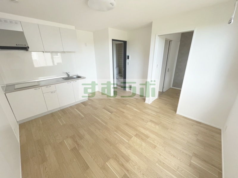 居室・リビング　傷がつかない床材で走り回れます！