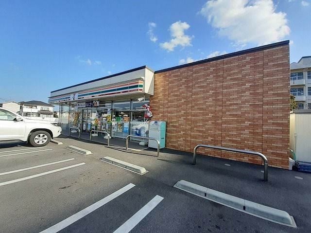 コンビニ　セブンイレブン羽屋店（コンビニ）まで220m