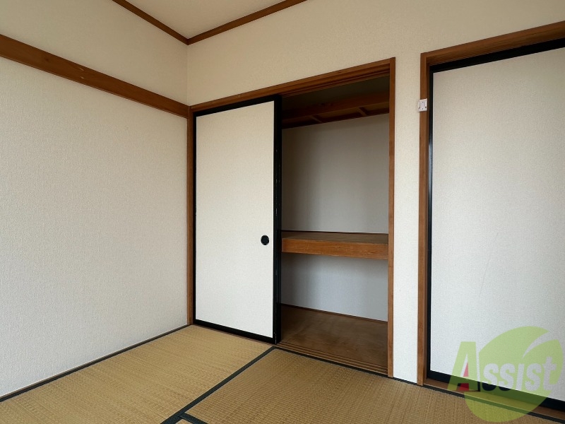 収納　収納はこちら。上の段にも納められるようになってます。