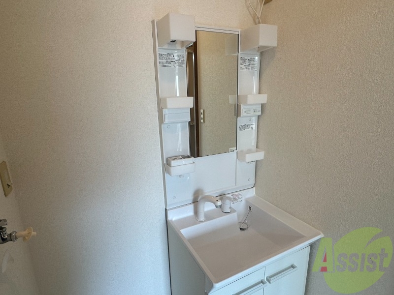 洗面設備　シャンプードレッサーなので身支度しやすそうですね。