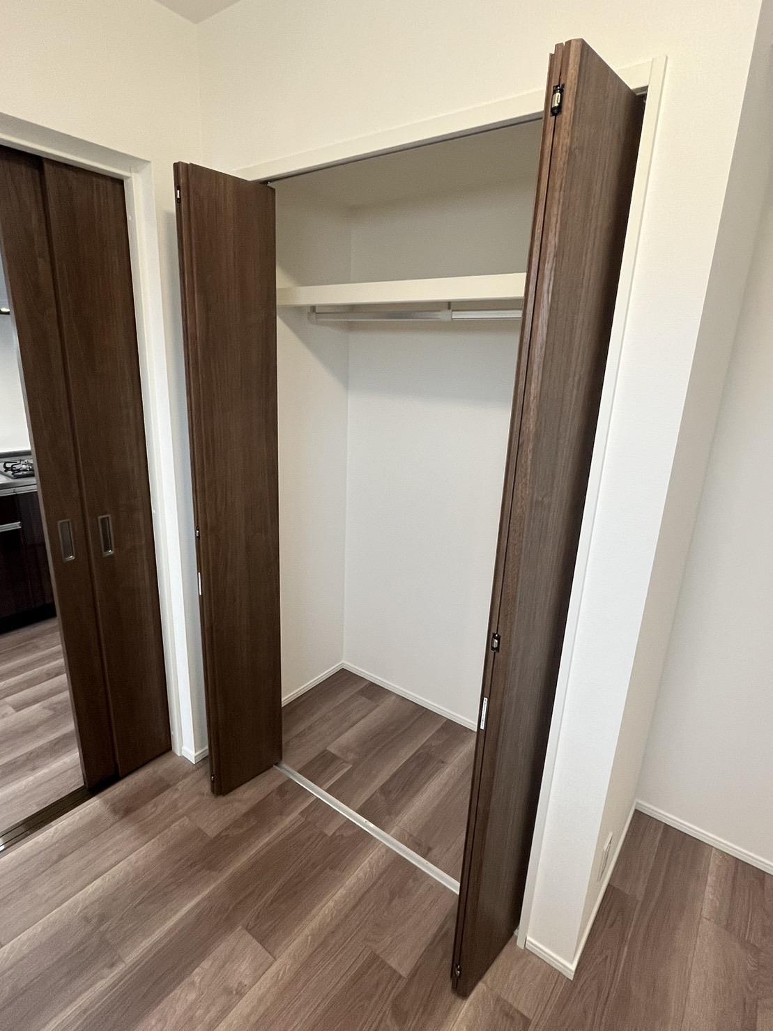 収納　お洋服も掛けて収納できるクローゼット♪