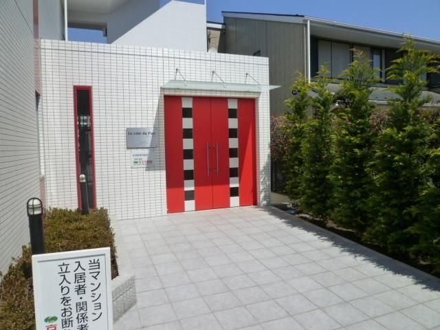 エントランス　★お洒落なエントランスです★