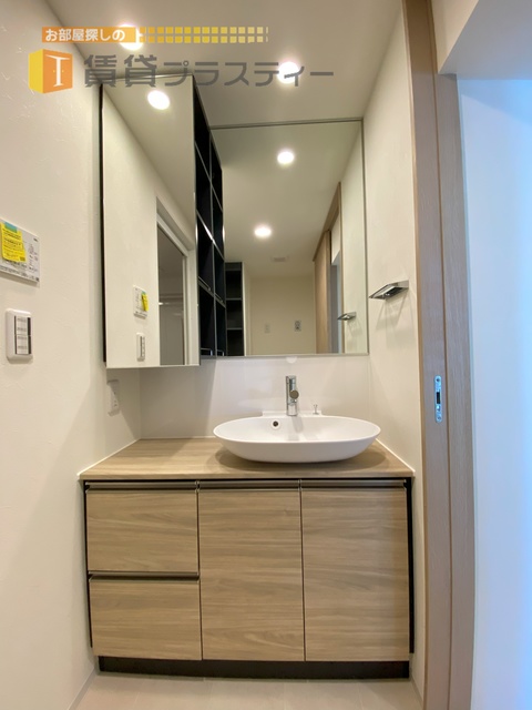 洗面設備　洗面スペースの収納も◎