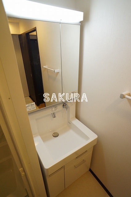 洗面設備　身支度に欠かせない独立洗面台♪