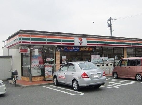 コンビニ　セブンイレブン（コンビニ）まで600m