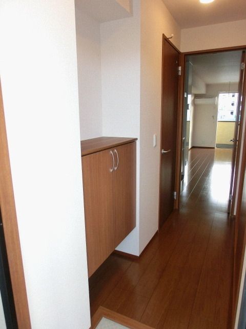 玄関　シューズボックス完備