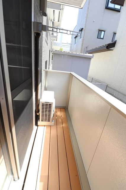 バルコニー　１０２　バルコニー