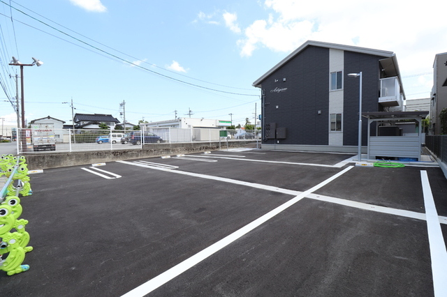 駐車場　駐車場