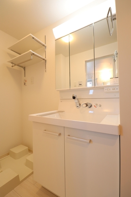 洗面設備　１０２　洗髪洗面化粧台