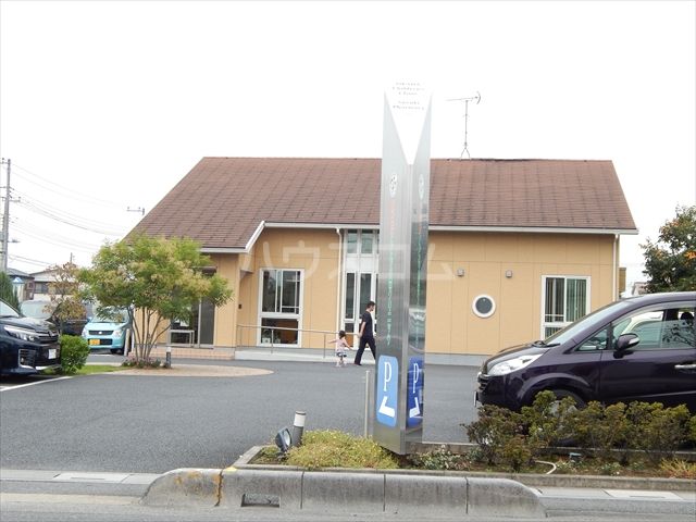 病院　おかだこどもの森クリニック（病院）まで481m