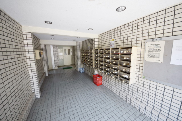 エントランス　★共用部分もお手入れされております★