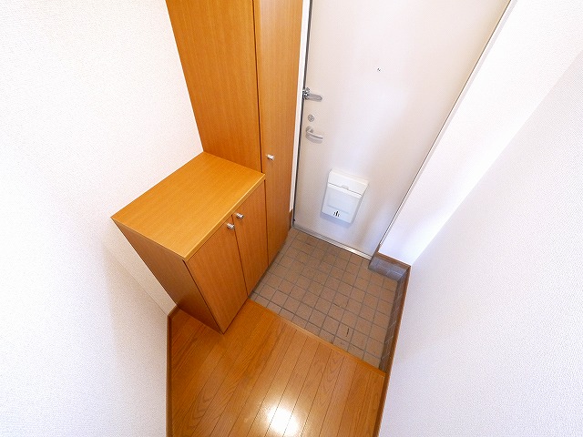 玄関　収納もある玄関です