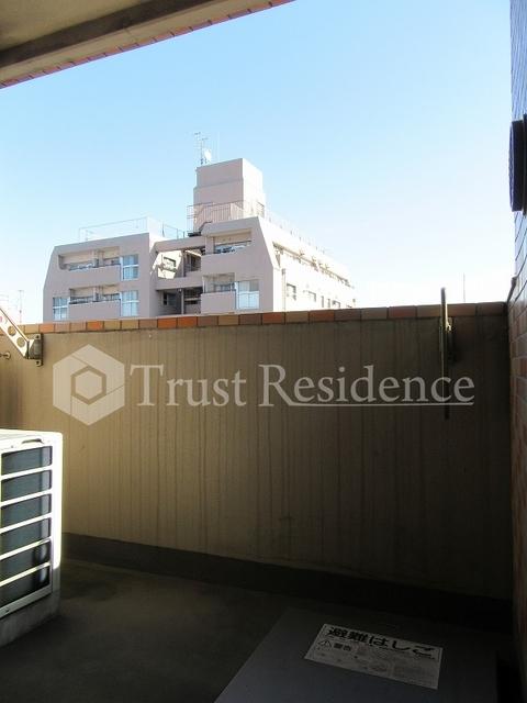 バルコニー　広々バルコニー