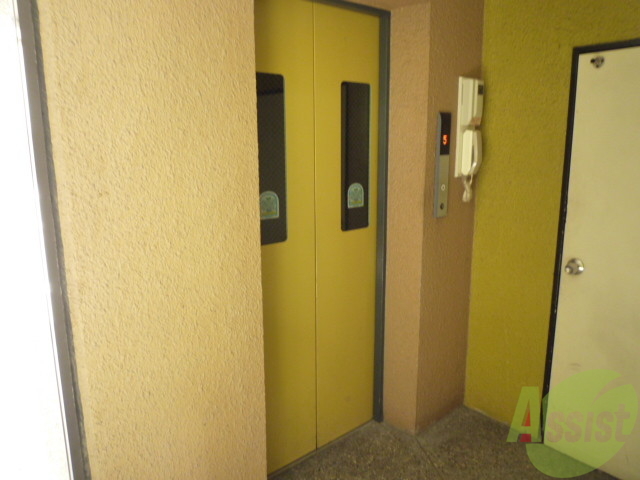 その他共有部分　エレベーター付きで楽チンです。