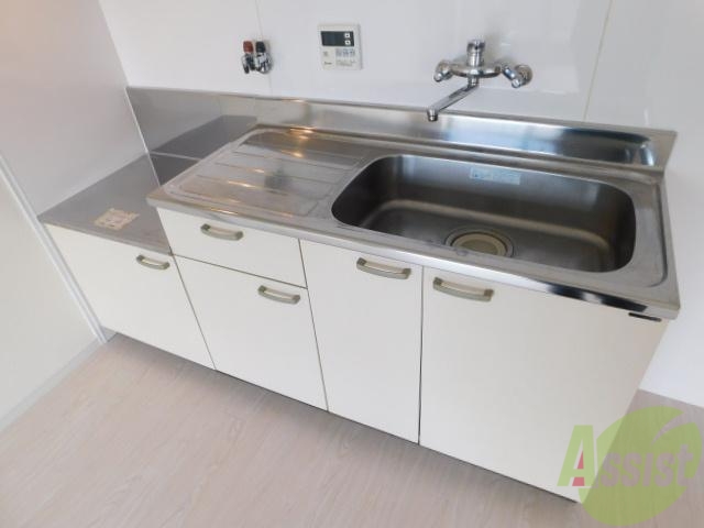 キッチン　収納の多いキッチンです