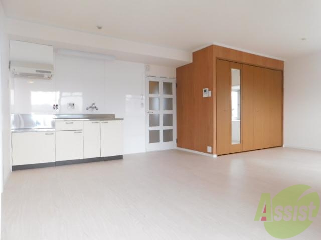 居室・リビング　リビングドーンと広いです