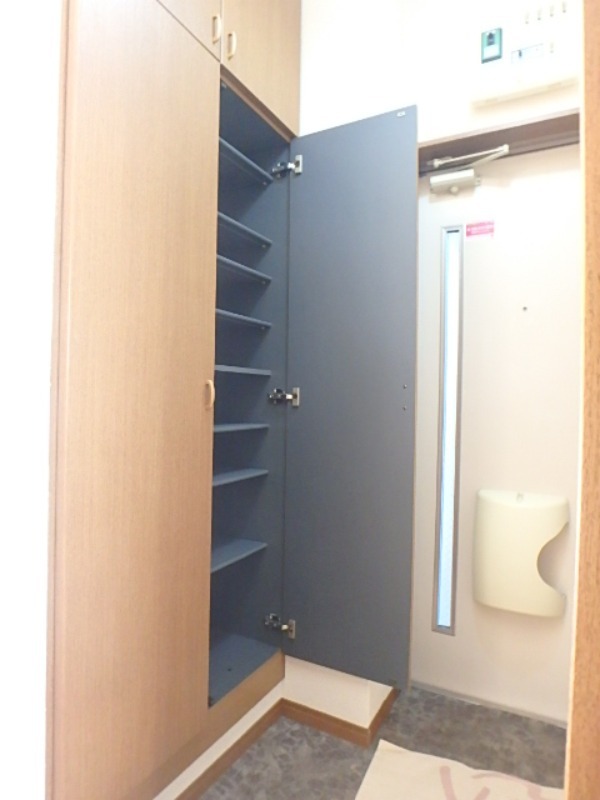 玄関　図面と現状に相違がある場合には現状を優先