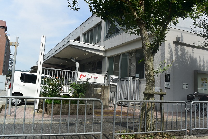 郵便局　山科郵便局（郵便局）まで702m