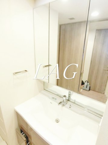 洗面設備　独立洗面台です。