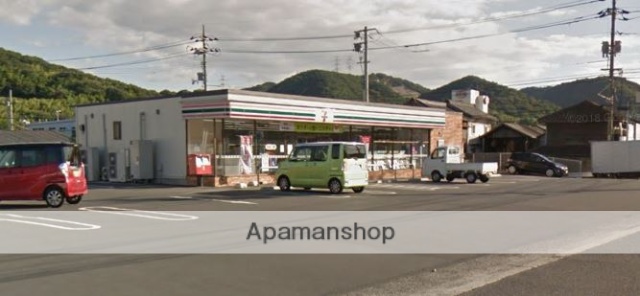 コンビニ　セブンイレブン（コンビニ）まで374m