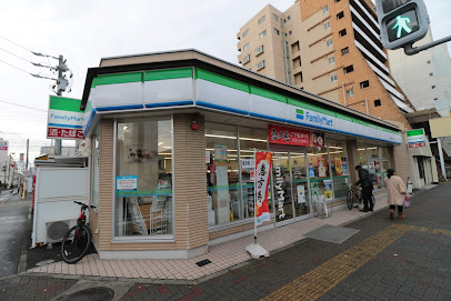 コンビニ　ファミリーマート 千種今池五丁目店（コンビニ）まで205m
