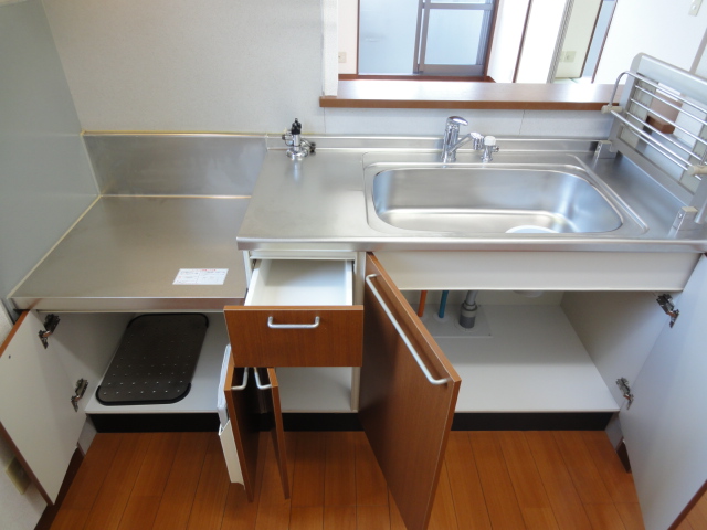 キッチン　沢山収納が出来るキッチンです。