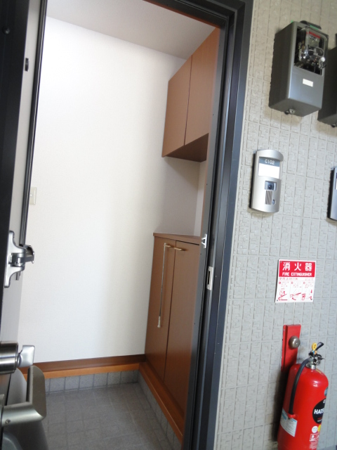 玄関　シューズボックスもしっかりついております。