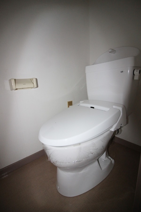 トイレ　温水洗浄便座