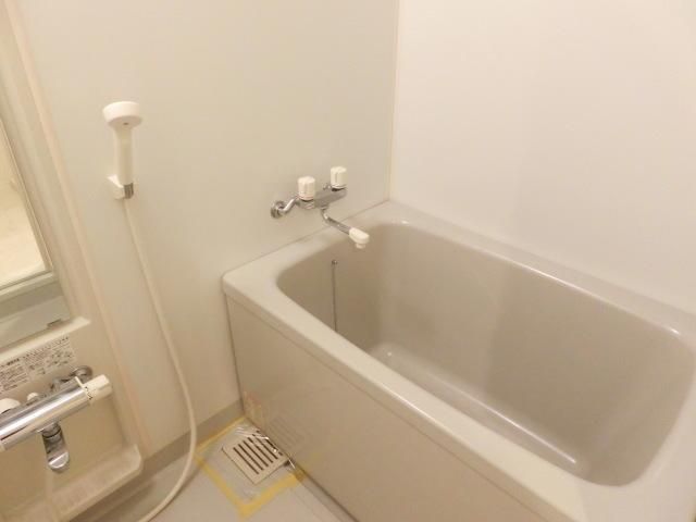 バス・シャワールーム　★ひろめのバスです★