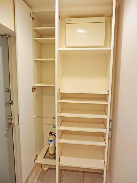 玄関　★大容量シューズＢＯＸです★