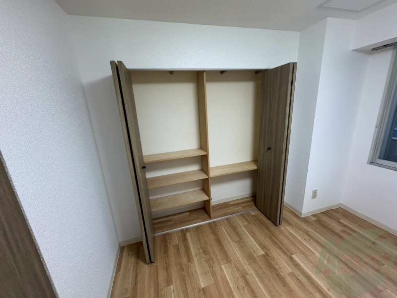 収納　寝室の収納です。部屋がすっきり片付きます。