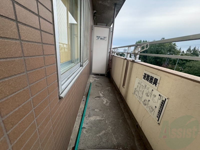 バルコニー　バルコニーです。洗濯物を干したり一息ついたりできますね！