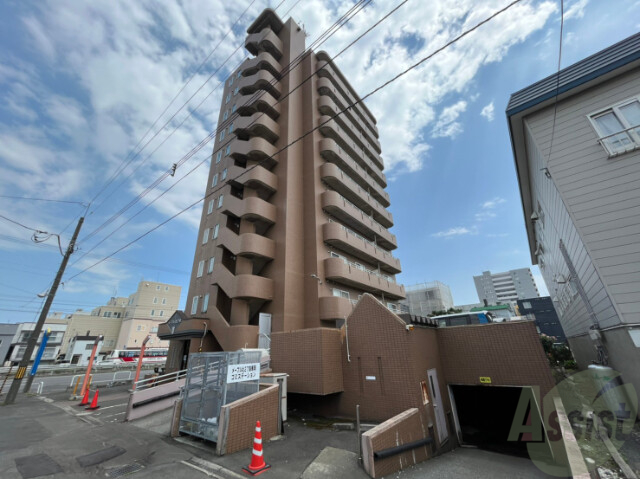 建物外観　札幌市北区北２７条西「メープル北２７条」