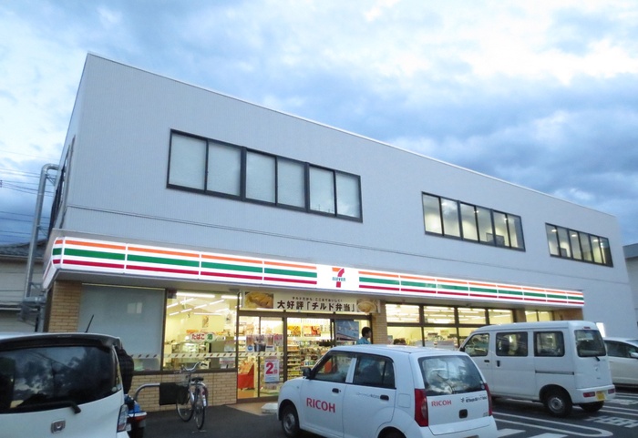 コンビニ　セブンイレブン（コンビニ）まで20m
