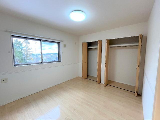 居室・リビング　室内