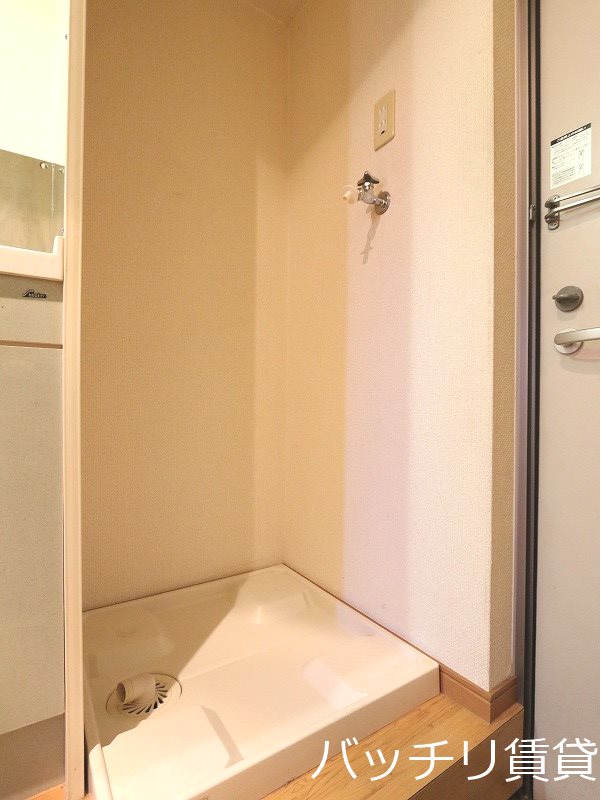 洗面設備　画像は同型イメージの為、現況を優先いたします。