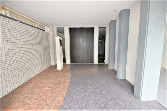 エントランス　清潔なエントランスです