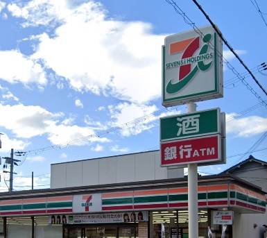 コンビニ　セブンイレブン（コンビニ）まで66m