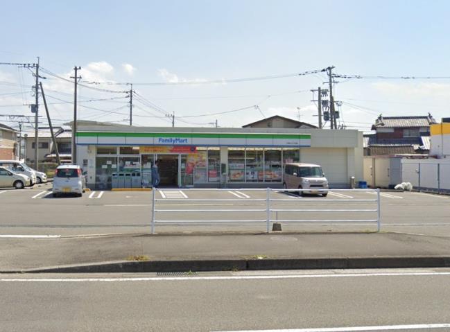 コンビニ　ファミリーマート（コンビニ）まで2201m