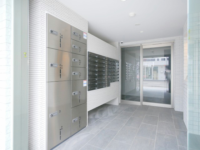 エントランス　宅配ボックスがございます♪