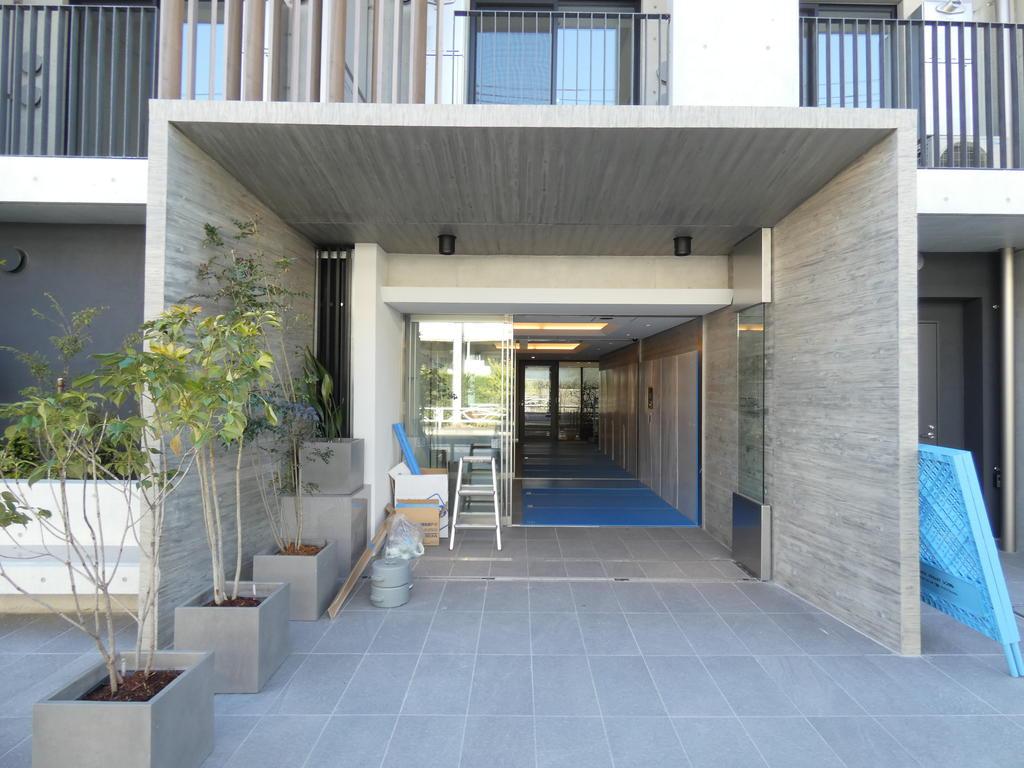 エントランス　エントランス