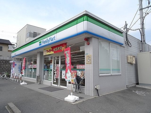 コンビニ　ファミリーマート三郷勢野北店様（コンビニ）まで1300m