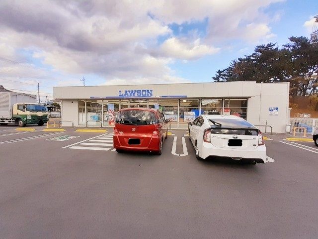 コンビニ　ローソン前橋朝倉四丁目店（コンビニ）まで120m